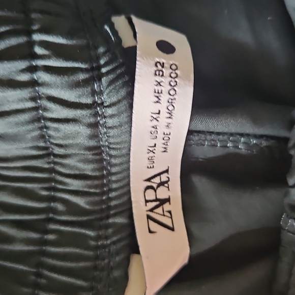 Zara Womens Dark Green Shorts - Picture 2 of 4